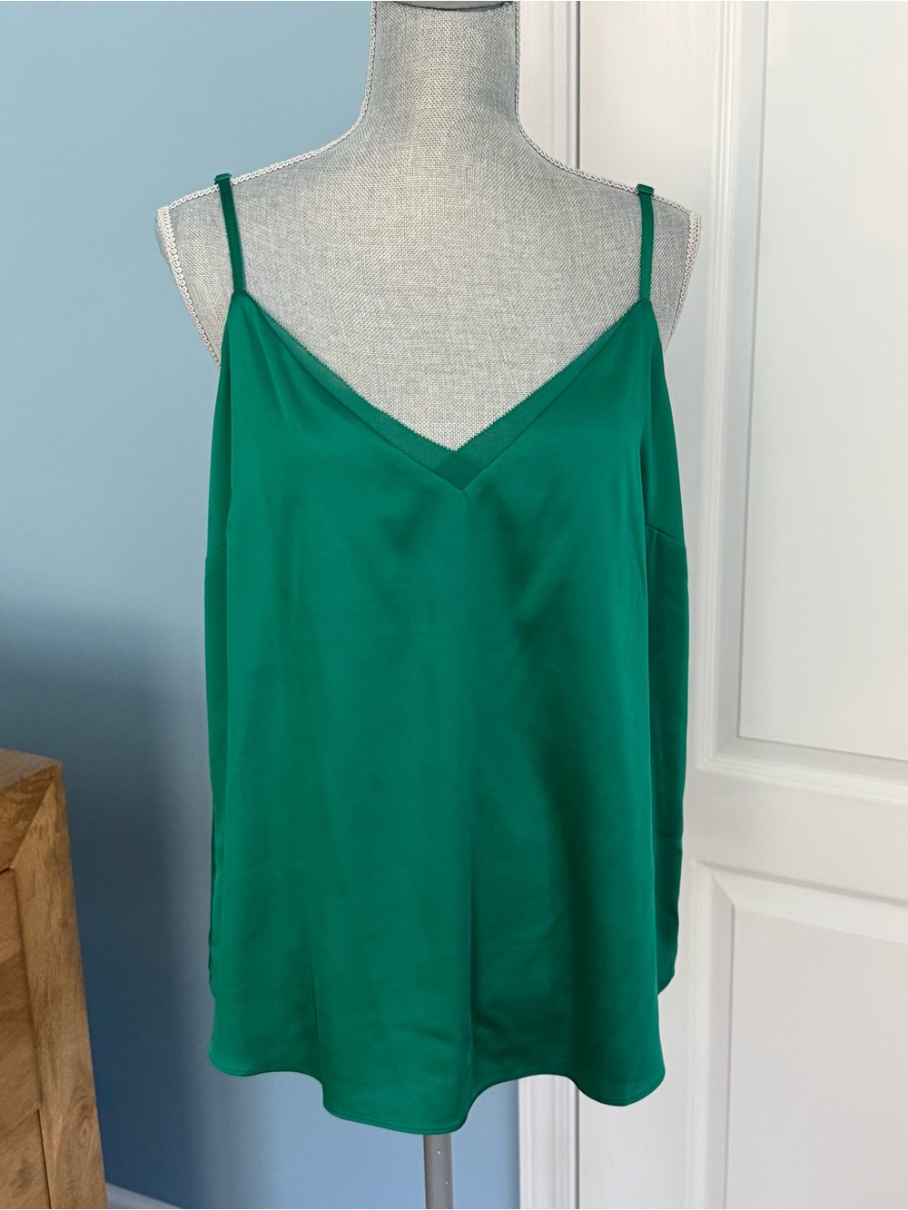 NWT White House Black Market Emerald Green Satin Lined Camisole Blouse, sz XL